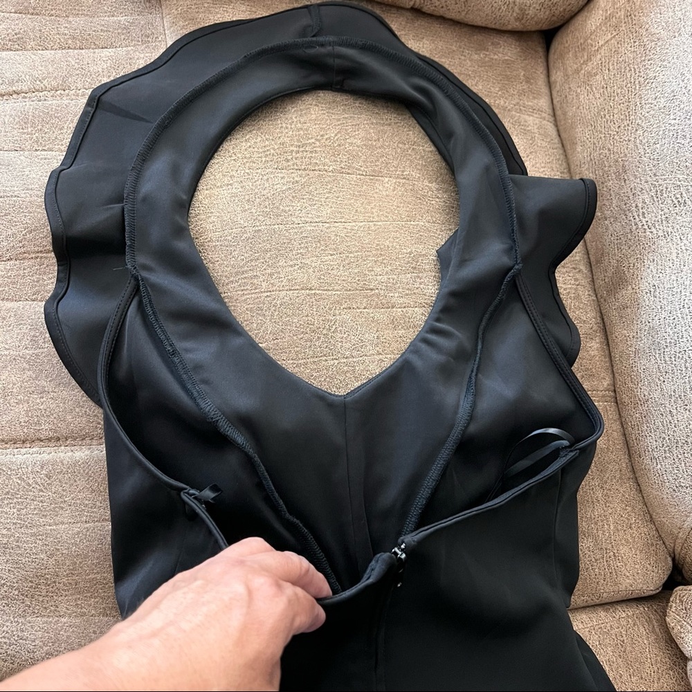 Fredrick’s of Hollywood Backless Ruffle Collar LBD - Picture 5 of 8